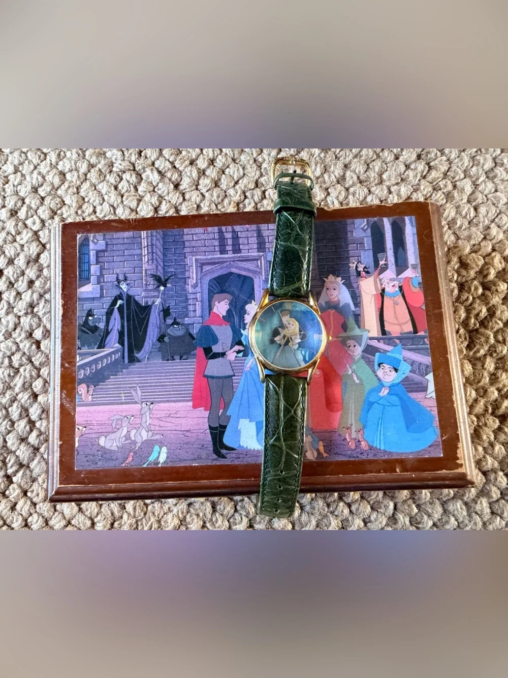 Vintage Sleeping Beauty Fossil 90’s Watch
